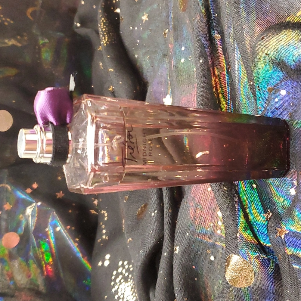 Trevor Midnight Rose